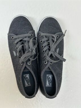 Vans women’s  Gray Low-Top Canvas Sneakers